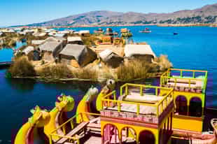 Visit the floating islands of the Uros people 