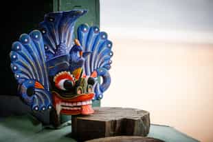 Learn how to do traditional mask painting in Galle