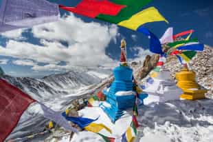 Drive the highest motorable pass, Khardung La