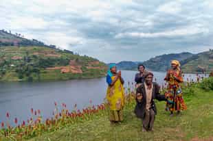 Local dancers & entertainment