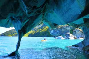  Kayak in the marble caves