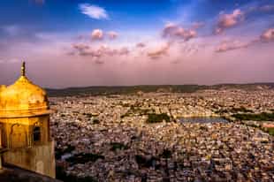 Go on an evening walking tour in Jaipur