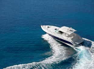 Hop on a speedboat to visit the Rosario Islands