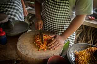 Go for a cooking class in Tetebatu, North Lombok