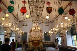 Visit the synagogues, palaces & churches of Kochi