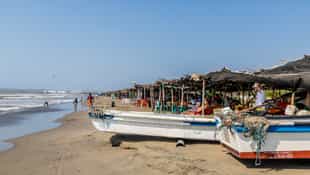Visit the fishing village La Boquilla