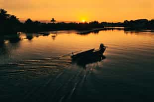 Experience the Hoi An Sunset Boat Trip 
