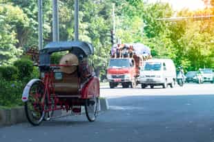 Explore the sites of Yogyakarta by becak