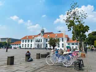 Explore the Old Town of Jakarta on a walking tour