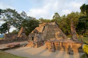 Take a walk from Sukuh Temple to Tawangmangu