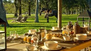 Buenos Aires to Estancia La Bamba & Areco Town tour