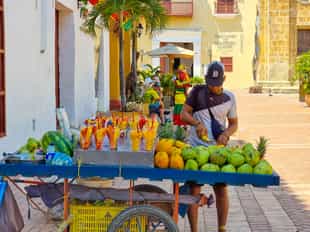 Go fruit tasting in Cartagena