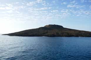 Explore Sombrero Chino Island