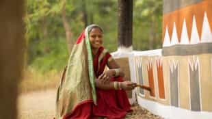 Visit the community in Dhapada village