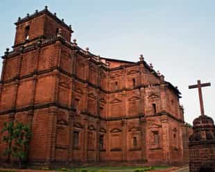 Visit the Old Goa on an e-bike tour