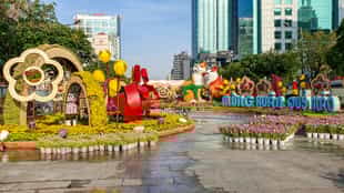 Take a stroll along the vibrant Nguyen Hue Street