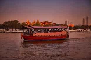 Take a dinner cruise on Chao Phraya River, Bangkok