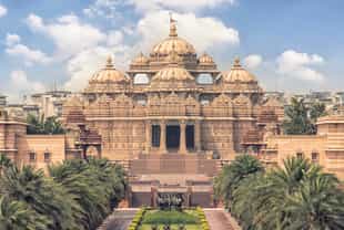 Explore the Akshardham in New Delhi