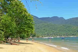 Discover the secret beaches of Ilha Grande