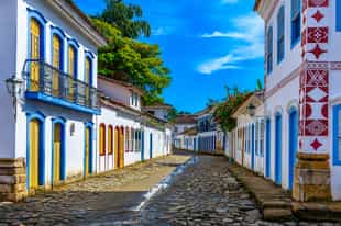 Take a tour through Paraty's historical center