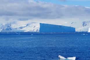 Sail through the Schollaert Channel in Antarctica