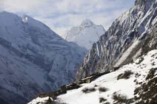 Witness epic views on the Manaslu Tsum Valley Trek