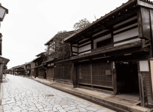 Take a walking tour of Kanayamachi, Takaoka