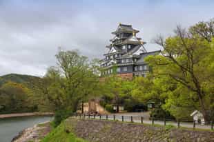 Take a tour of Okayama Castle on a day trip