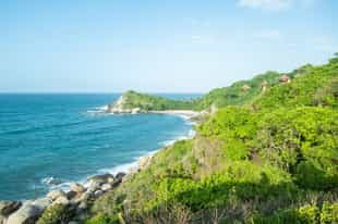 Discover the white sandy beaches of Tayrona NP
