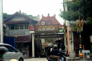 Explore the Kajoetangan Heritage Village in Malang