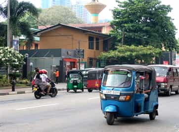 Explore the historic city of Colombo by tuk tuk