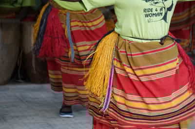 Learn how to do 'The Kiga Dance' in Bwindi