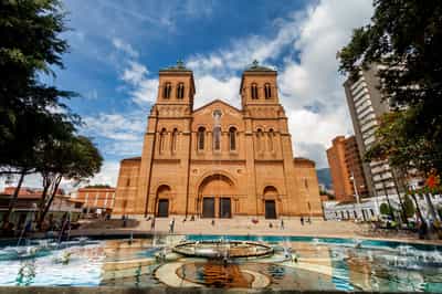 Explore the city of eternal spring, Medellin