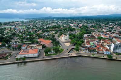 Take a city tour of São Tomé 