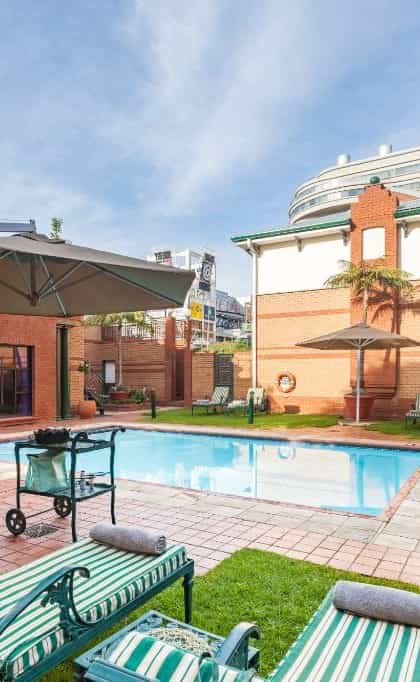 Courtyard Hotel Rosebank, Johannesburg | Timbuktu Travel