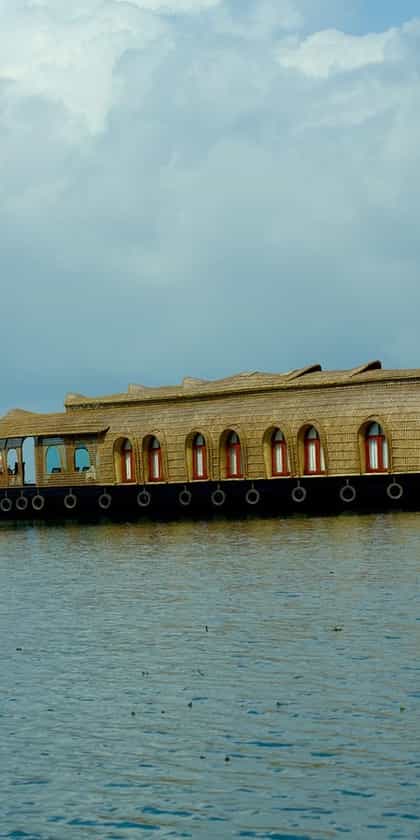 Houseboats at Kumarakom Lake Resort, Kerala backwaters | Timbuktu Travel