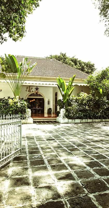 Tugu Blitar, Malang | Timbuktu Travel