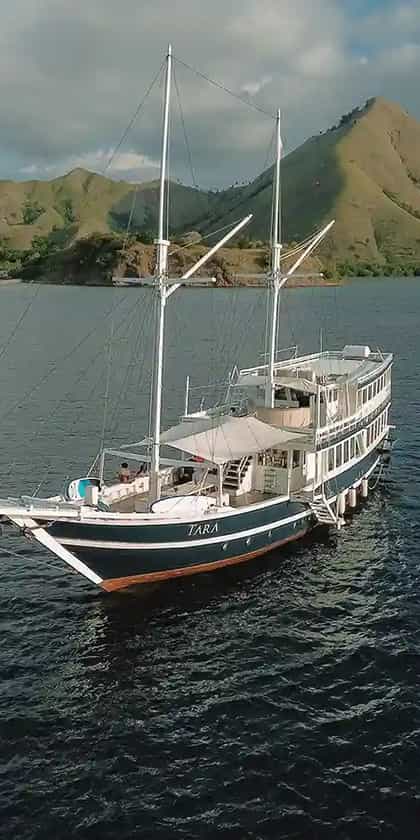 Tara Boat, Komodo | Timbuktu Travel