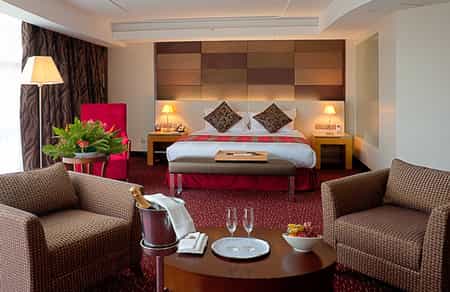 Extensive use of space (55 sq mtr) and materials with added benefits including fruits on arrival, flowers and one local daily, and a 13.00hrs late check out