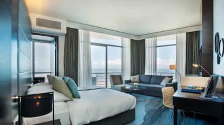 90 degree view to the sea 