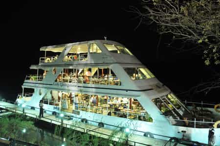 Lady Livingstone boat, based at the hotel