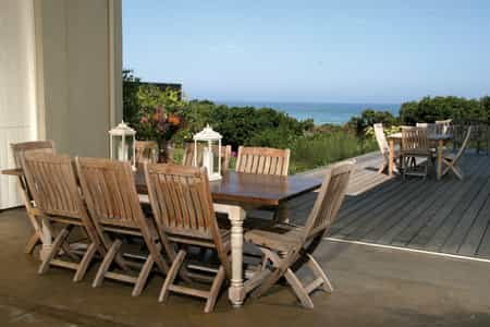 Savour a delectable dining experience in our dining area.  Our In house chef offers delicious dinners and light lunches on request