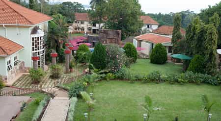 Lake Heights Hotel - Garden Setting