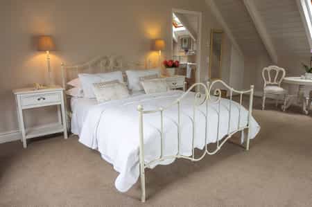 Our loft rooms offer privacy and wonderful ambience. One of them offers mountain views in bed and the other feels like a tree house. Set high up in the branches of a very old oak tree, this is the mellowest spot for a romantic get-away.