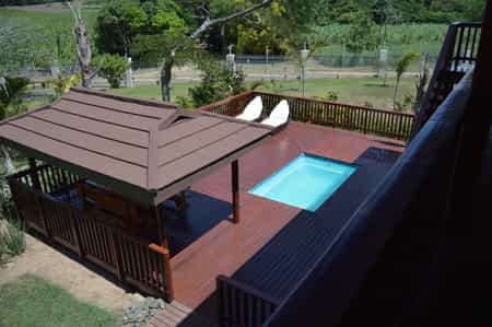 Private splash pool and lapa