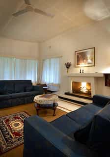 Cosy Lounge area with Fireplace 