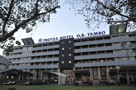 Time-conscious local and international business travellers will enjoy this convenient hotel 35 minutes from Sandton and Pretoria and is situated 800m from the Rhodesfield Gautrain Station. 