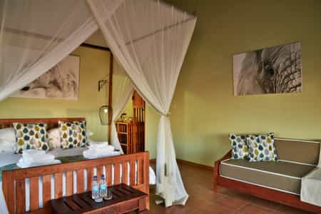 Luxurious double bedroom with Indian Day bed