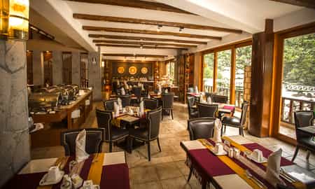 Qunuq Restaurant with panoramic view of the Vilcanota river 