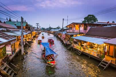 Visit the Damnoen Saduak Floating Market, Bangkok